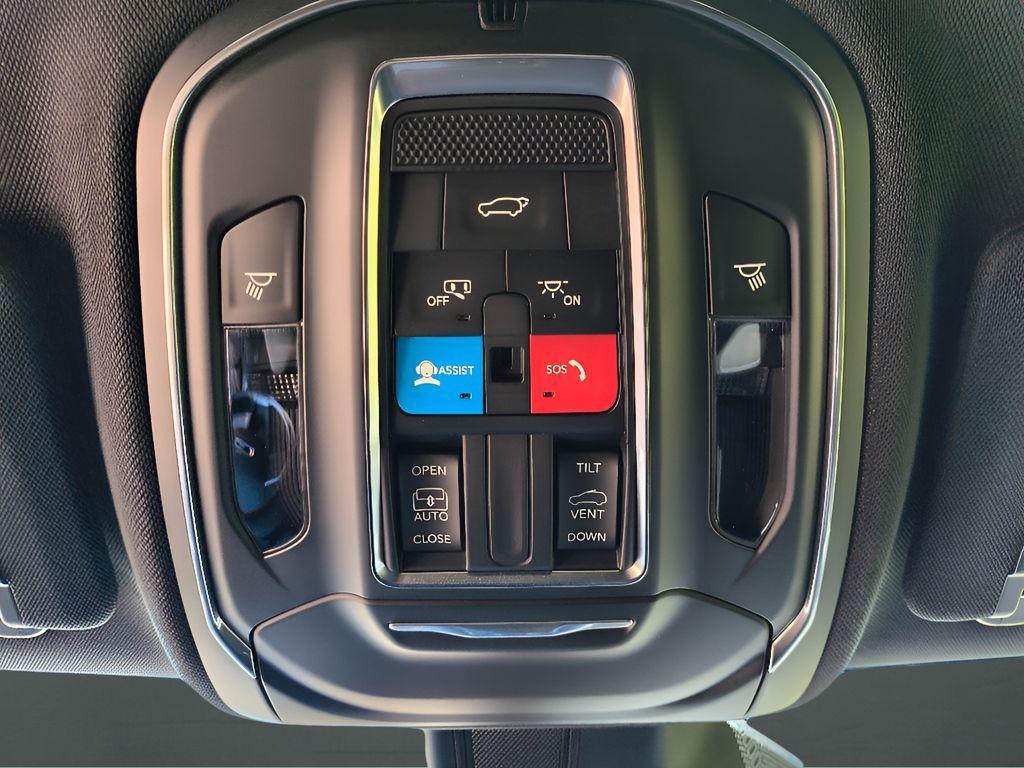 new 2025 Jeep Grand Cherokee car, priced at $35,569