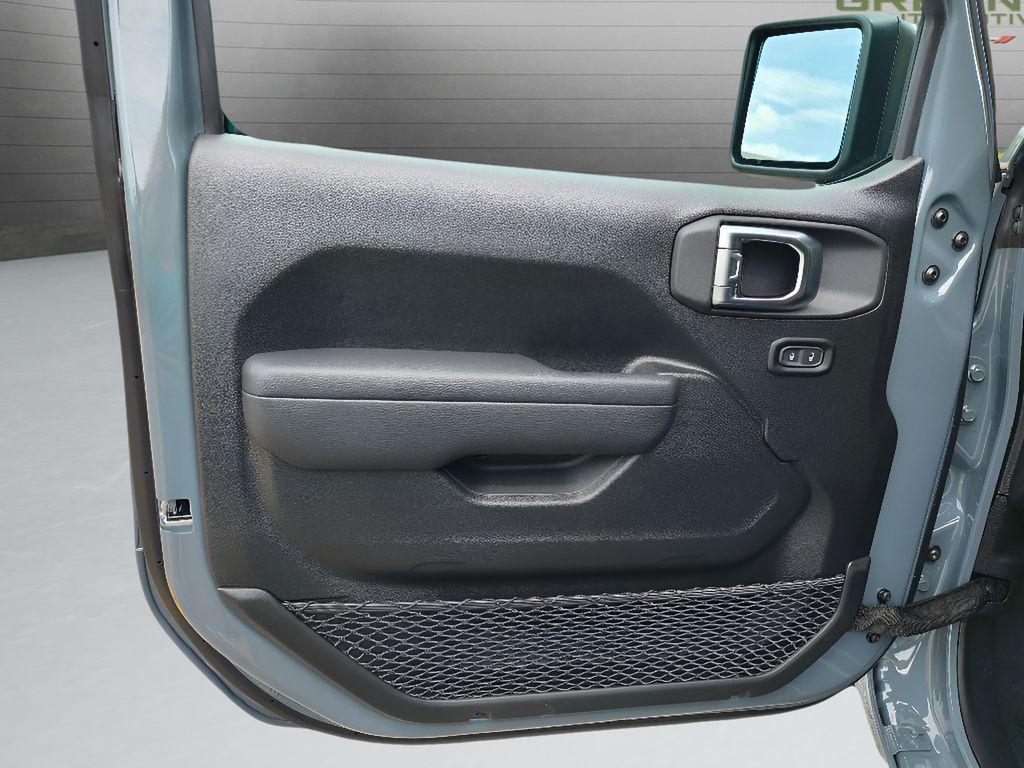 new 2025 Jeep Wrangler car, priced at $45,964