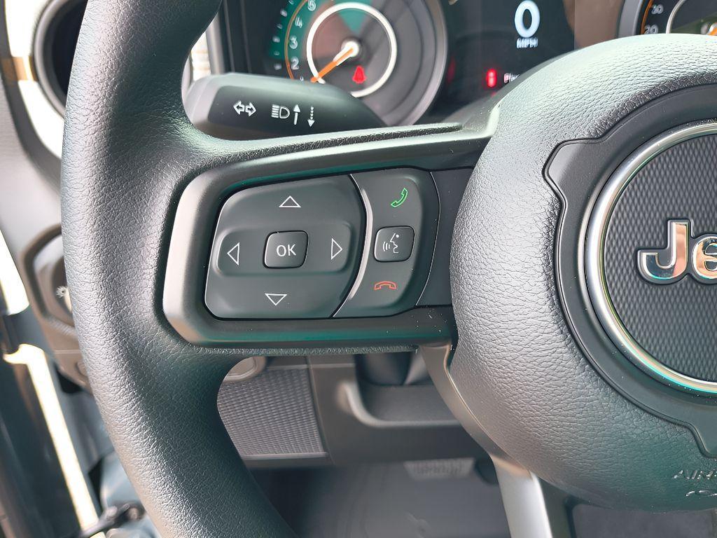 new 2025 Jeep Wrangler car, priced at $45,964