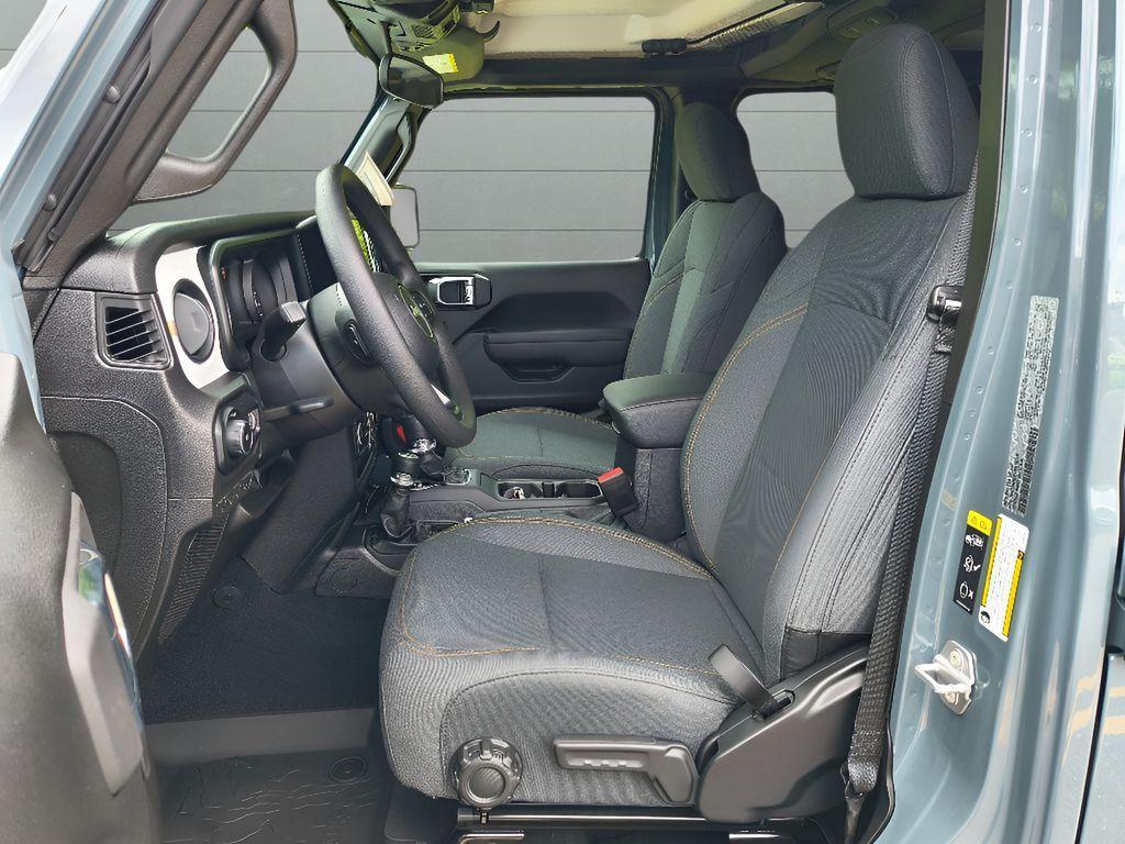 new 2025 Jeep Wrangler car, priced at $45,964