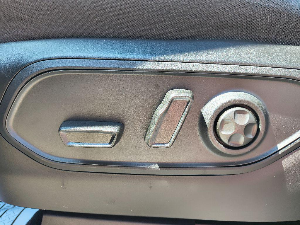 new 2025 Jeep Grand Cherokee L car, priced at $39,984