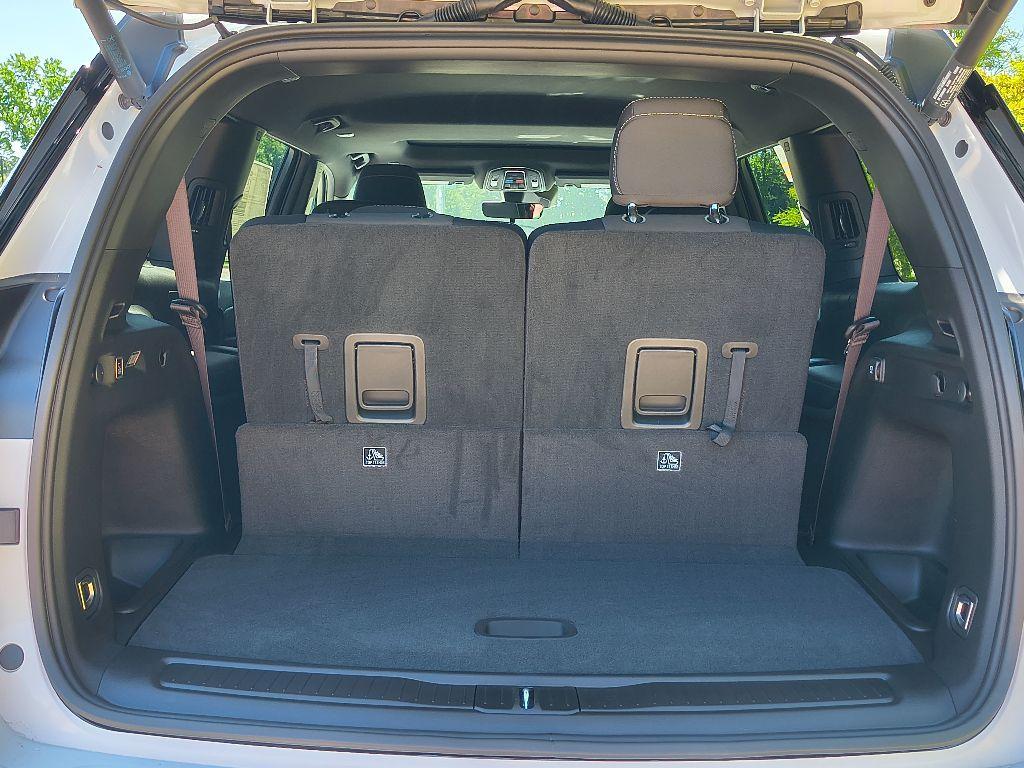 new 2025 Jeep Grand Cherokee L car, priced at $39,984