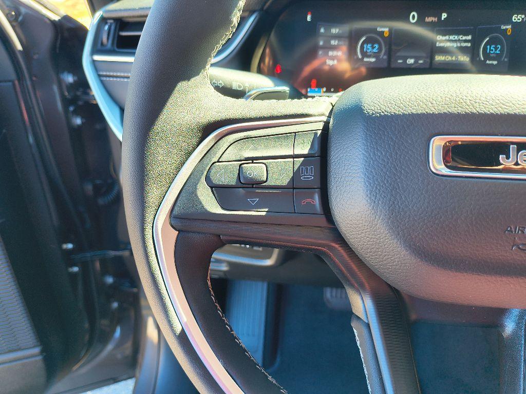 new 2025 Jeep Grand Cherokee car, priced at $37,980