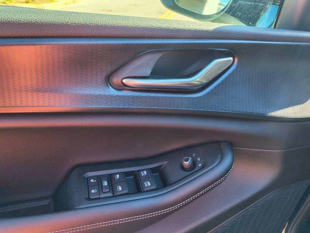 new 2025 Jeep Grand Cherokee car, priced at $37,980