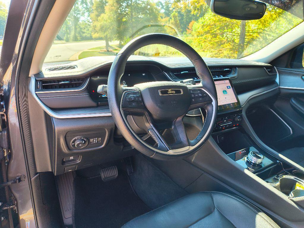 used 2022 Jeep Grand Cherokee car, priced at $29,917