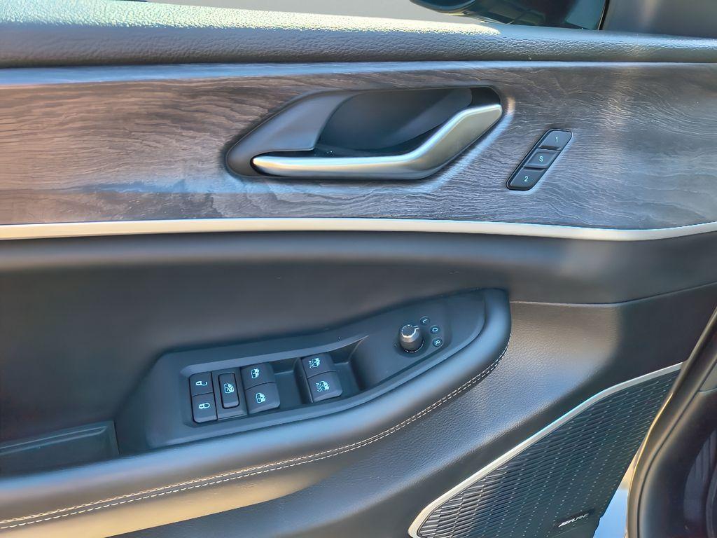 used 2022 Jeep Grand Cherokee car, priced at $29,917