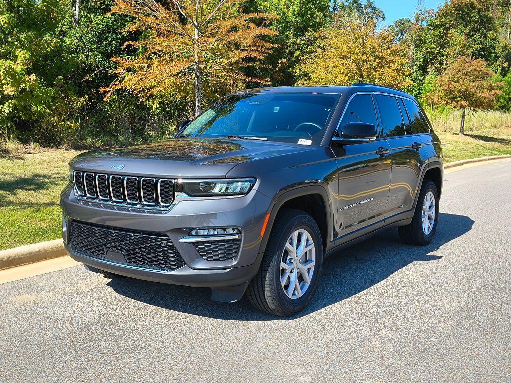 used 2022 Jeep Grand Cherokee car, priced at $29,917