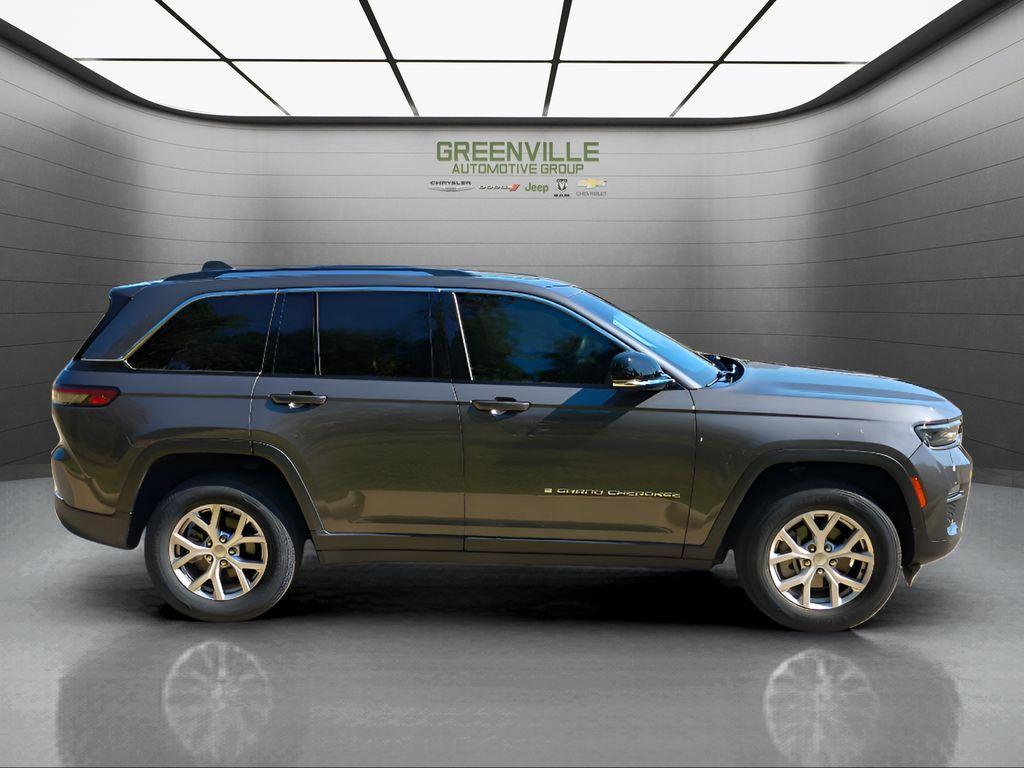 used 2022 Jeep Grand Cherokee car, priced at $29,917