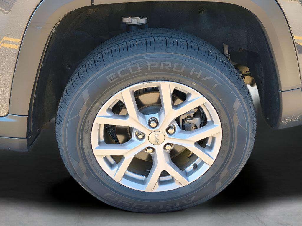 used 2022 Jeep Grand Cherokee car, priced at $29,917