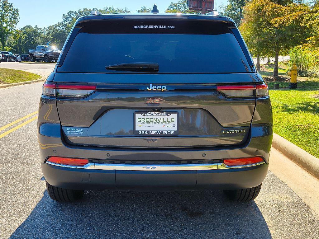 used 2022 Jeep Grand Cherokee car, priced at $29,917