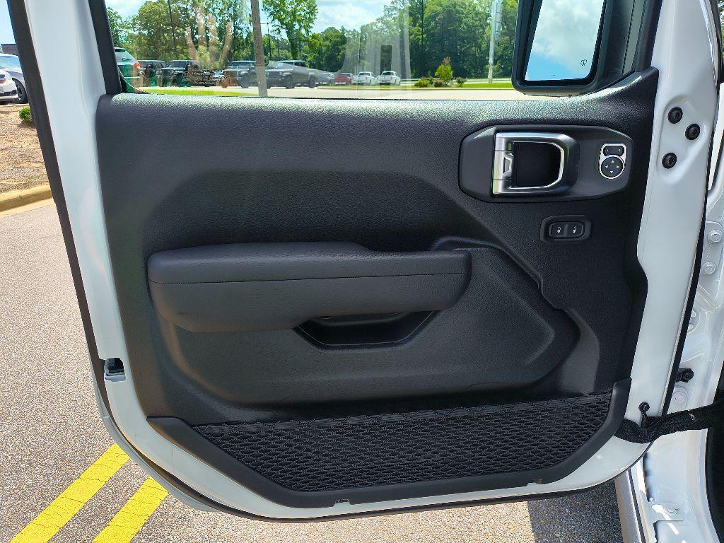 new 2025 Jeep Gladiator car, priced at $47,811