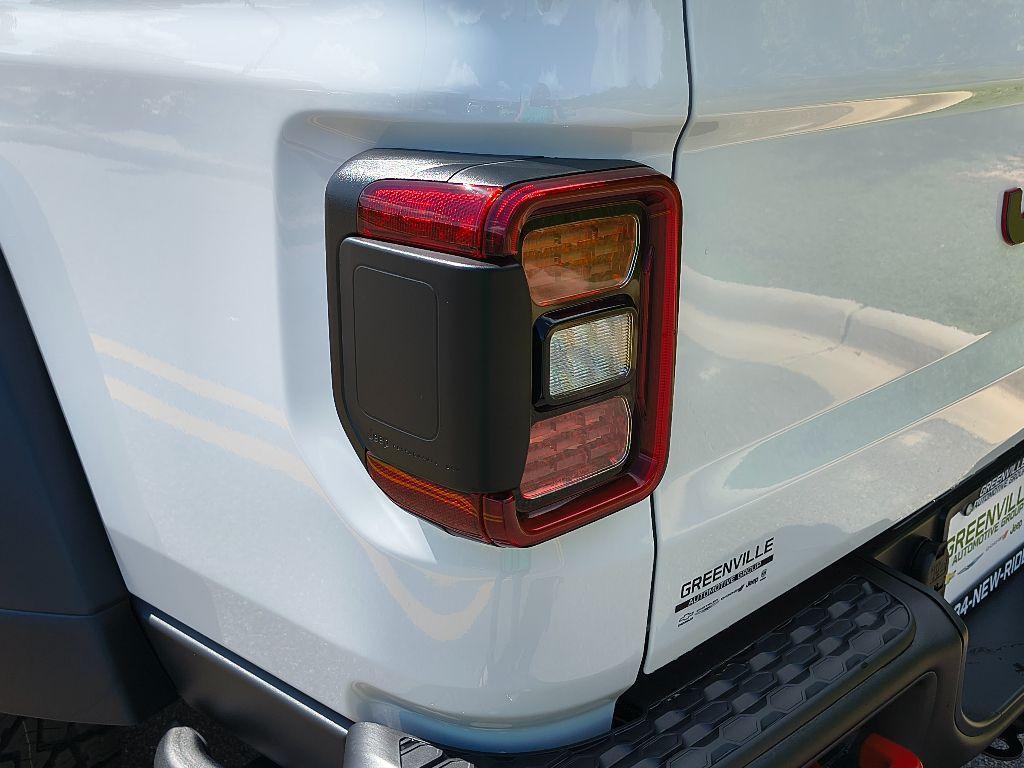 new 2025 Jeep Gladiator car, priced at $47,811