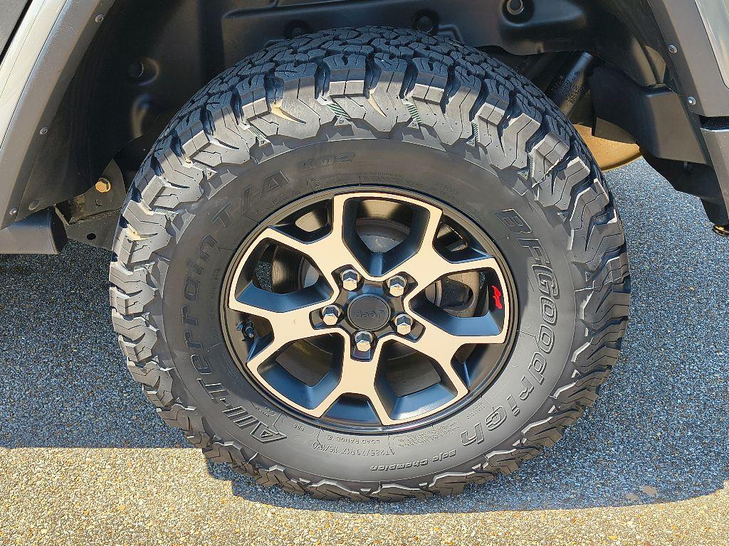 used 2020 Jeep Wrangler Unlimited car, priced at $43,617