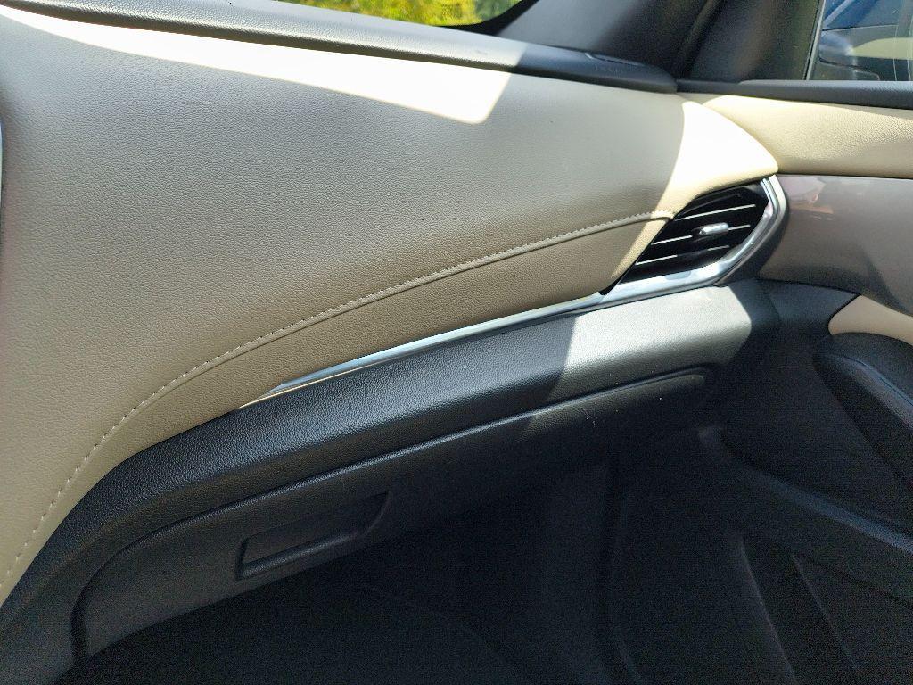 used 2022 Chevrolet Traverse car, priced at $22,995
