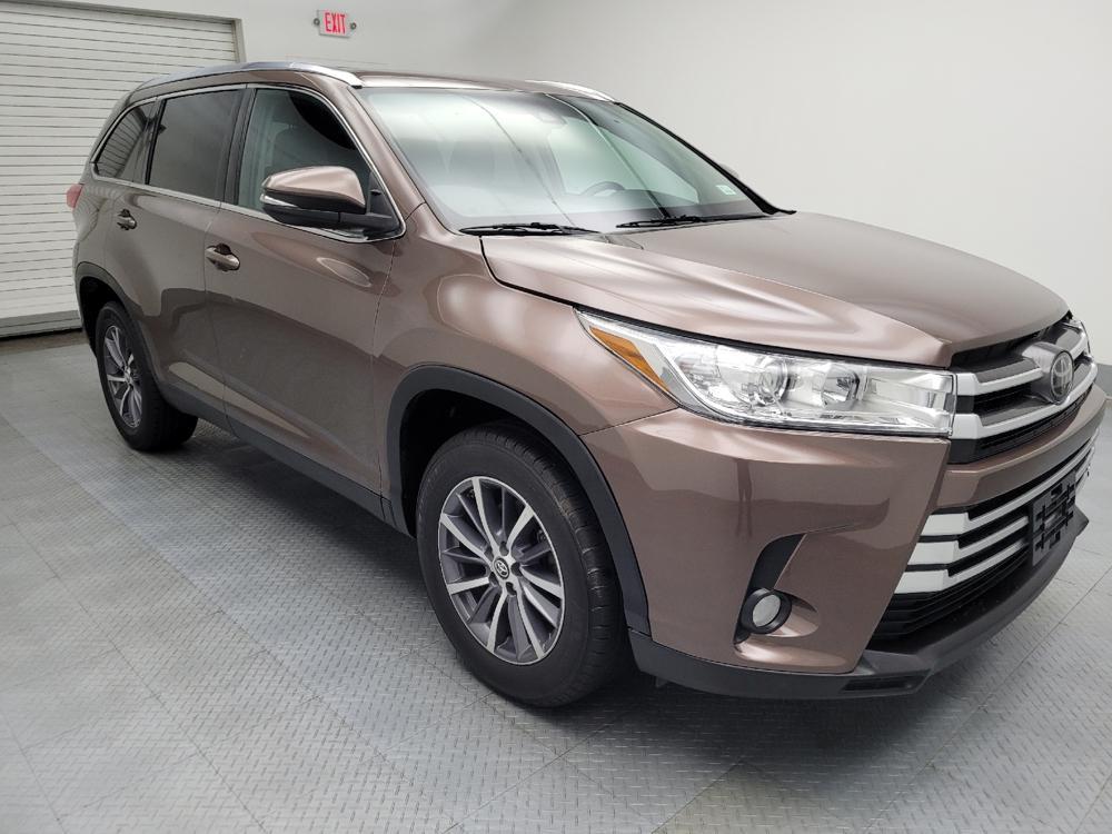 used 2019 Toyota Highlander car, priced at $23,995