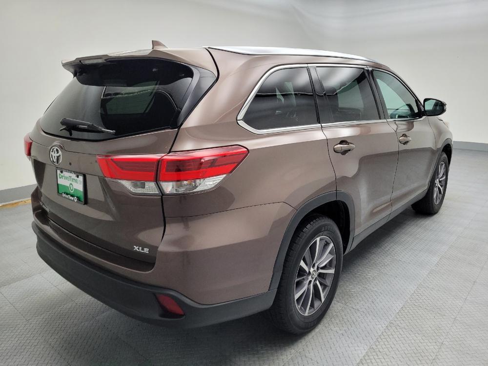 used 2019 Toyota Highlander car, priced at $23,995