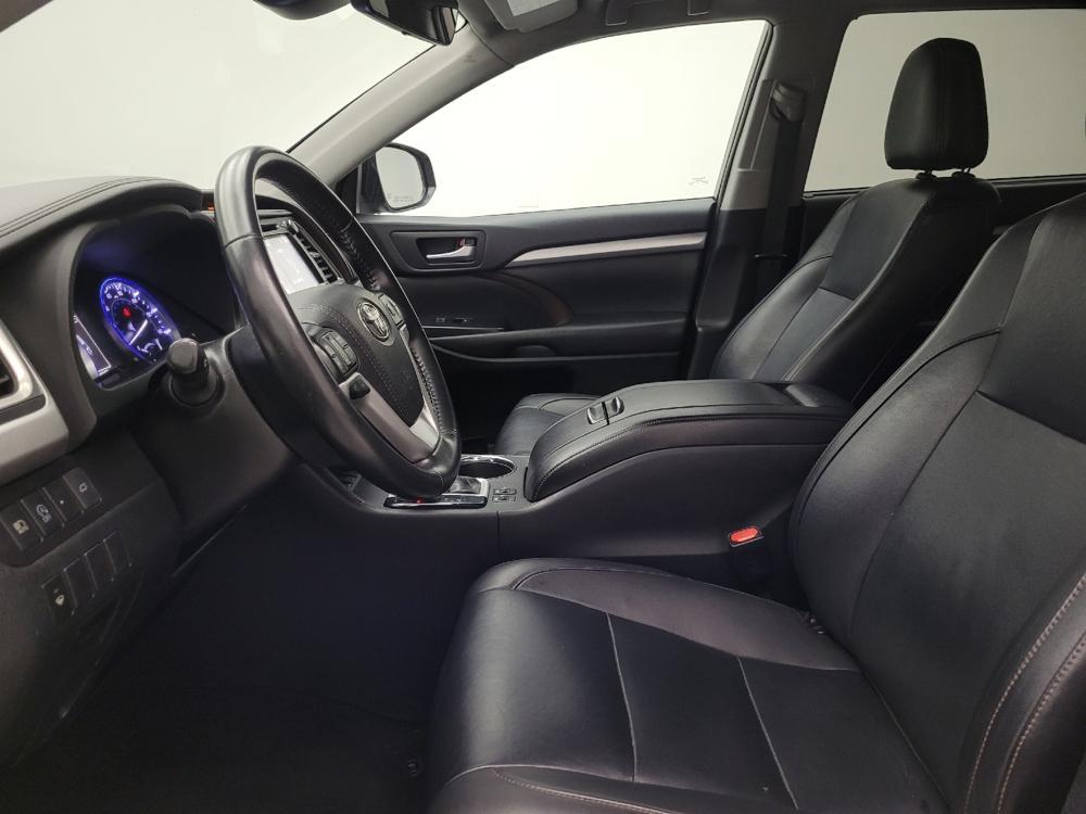 used 2019 Toyota Highlander car, priced at $23,995