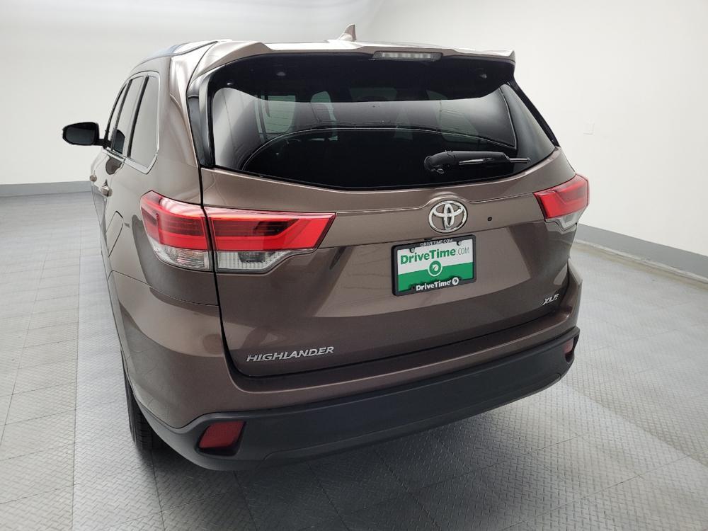 used 2019 Toyota Highlander car, priced at $23,995