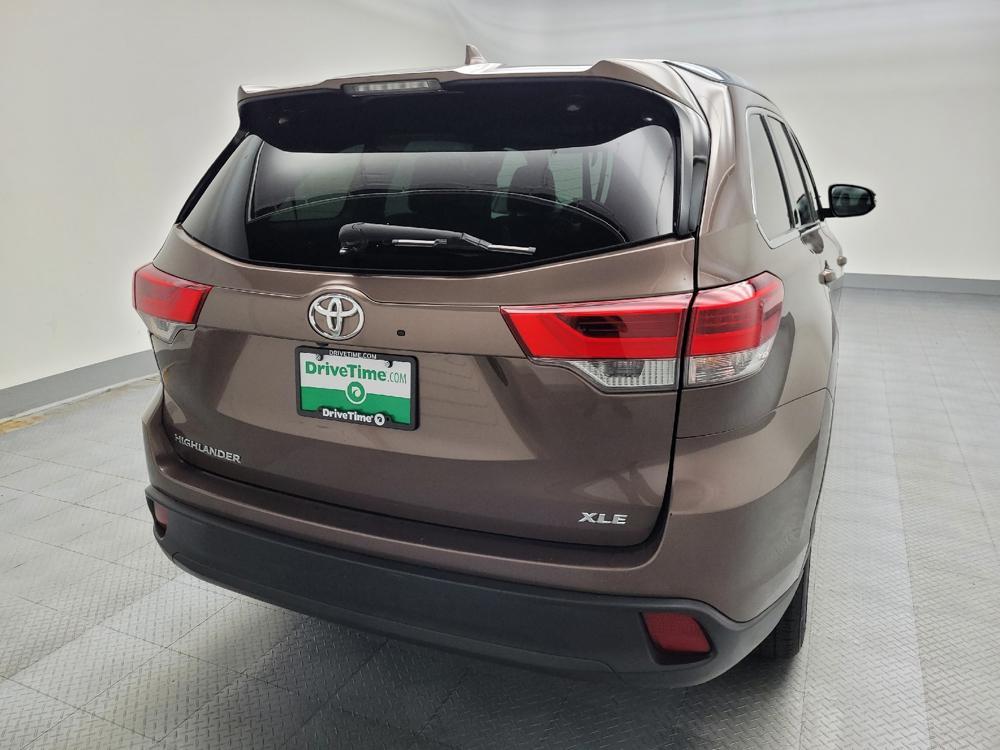used 2019 Toyota Highlander car, priced at $23,995