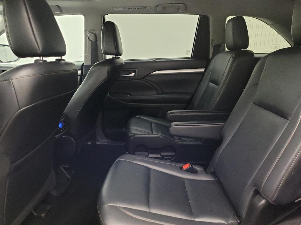 used 2019 Toyota Highlander car, priced at $23,995