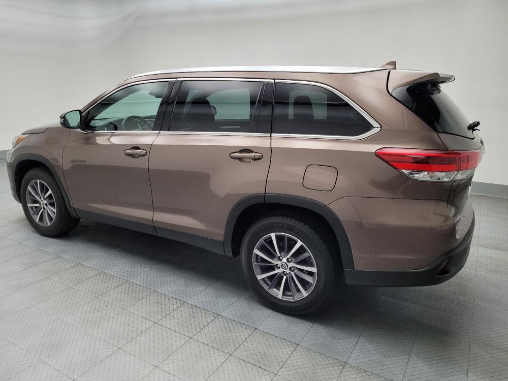 used 2019 Toyota Highlander car, priced at $23,995