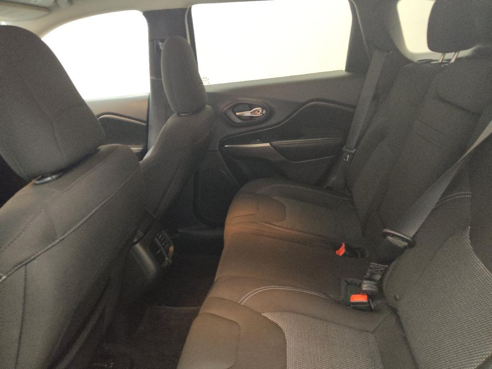 used 2019 Jeep Cherokee car, priced at $15,295