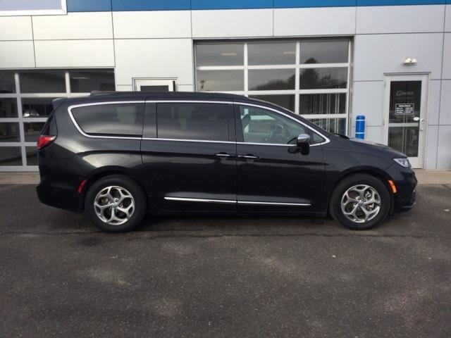 used 2022 Chrysler Pacifica car, priced at $25,560