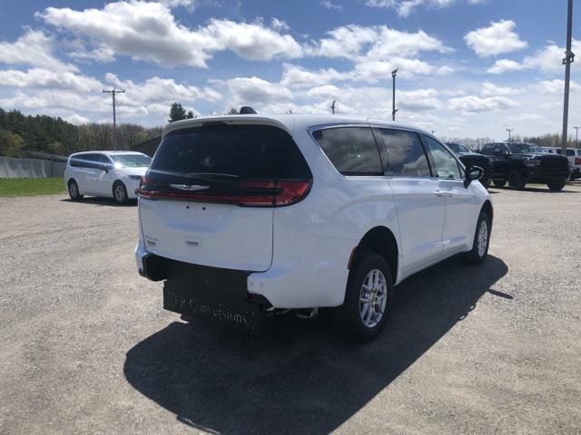 new 2024 Chrysler Pacifica car, priced at $63,005