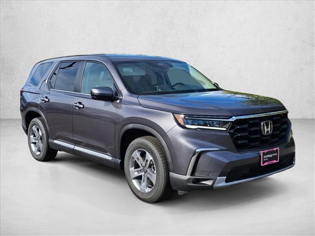new 2025 Honda Pilot car, priced at $44,696