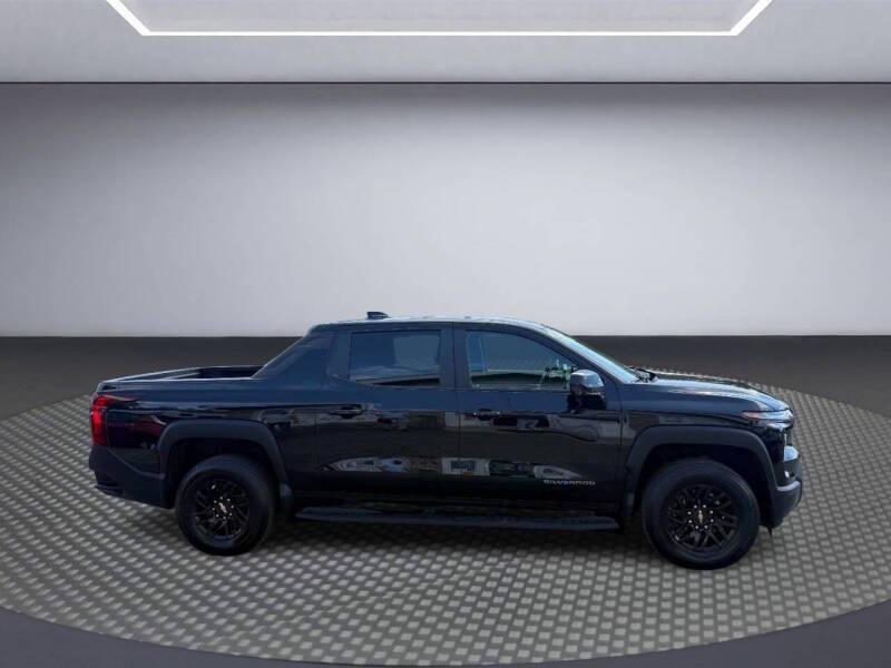 used 2024 Chevrolet Silverado EV car, priced at $45,998