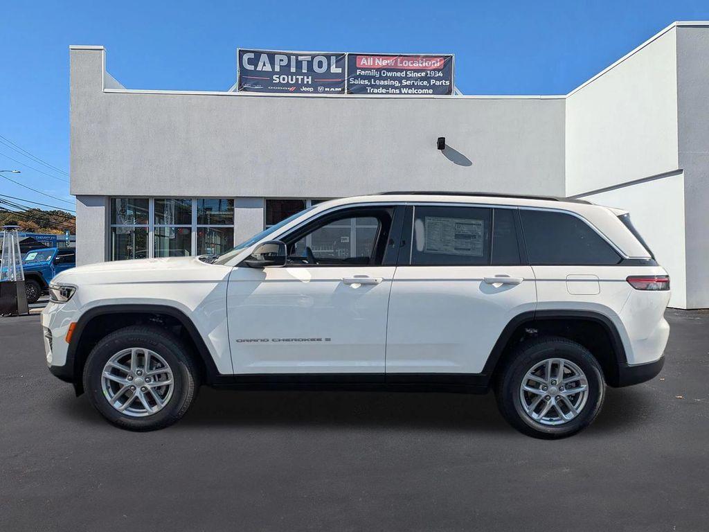 new 2025 Jeep Grand Cherokee car, priced at $40,325