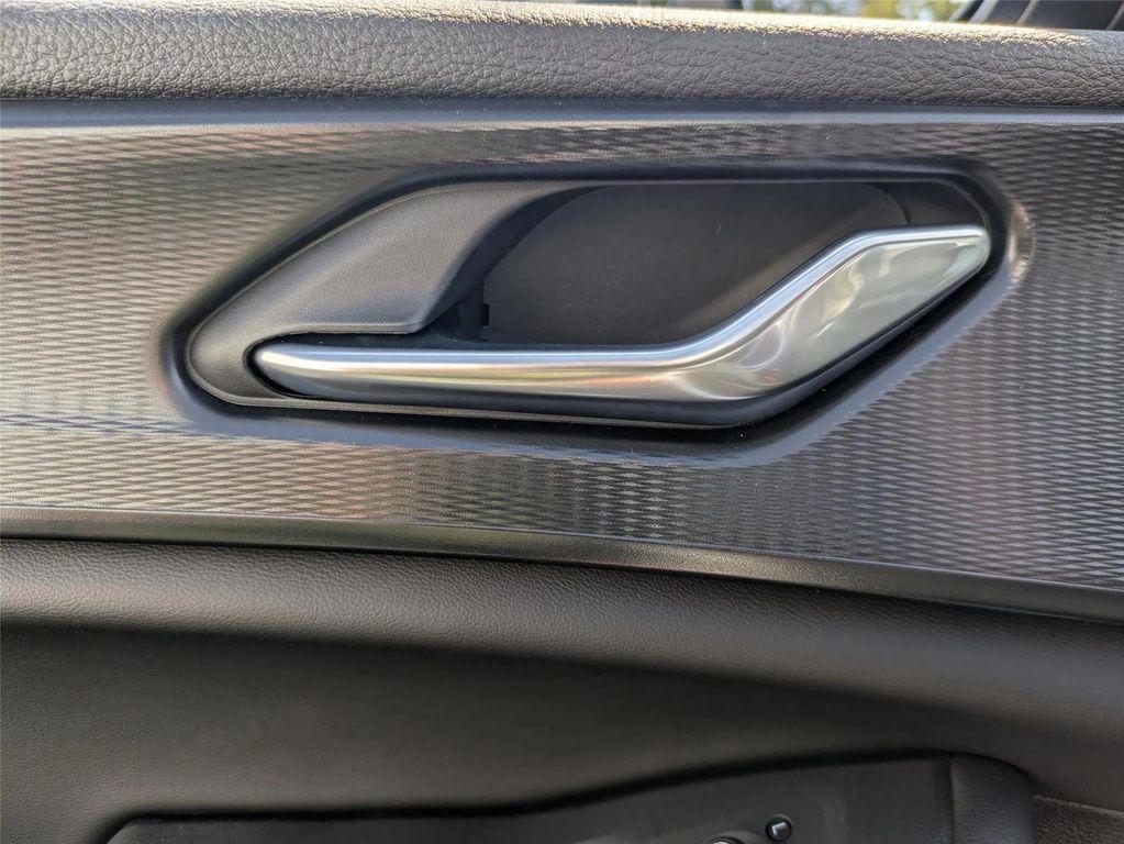 new 2025 Jeep Grand Cherokee car, priced at $40,325