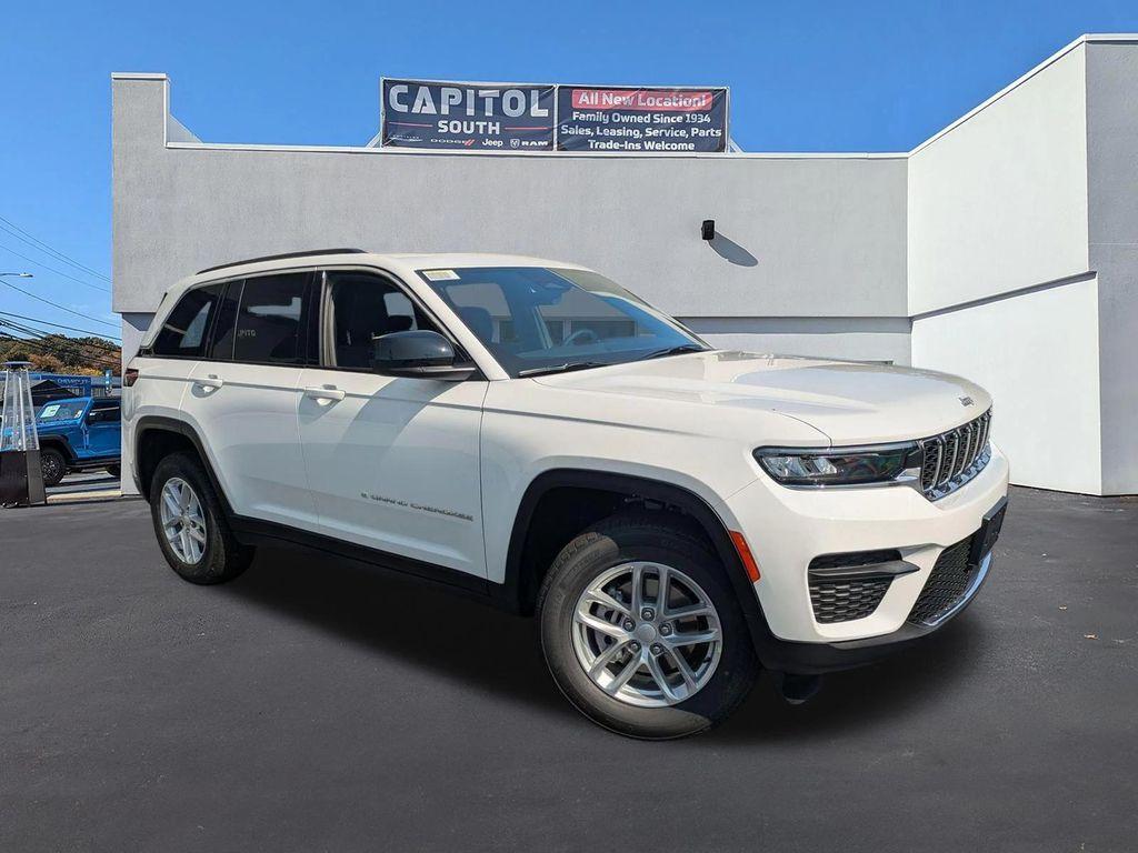 new 2025 Jeep Grand Cherokee car, priced at $40,325