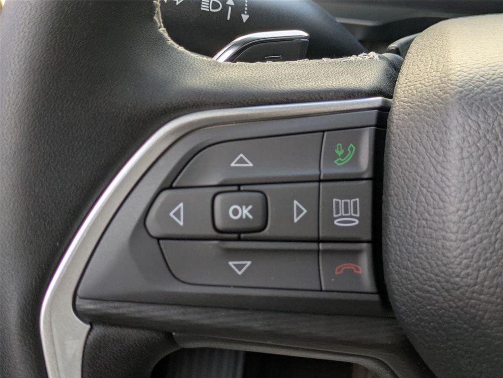 new 2025 Jeep Grand Cherokee car, priced at $40,325