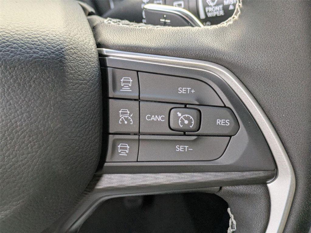 new 2025 Jeep Grand Cherokee car, priced at $40,325