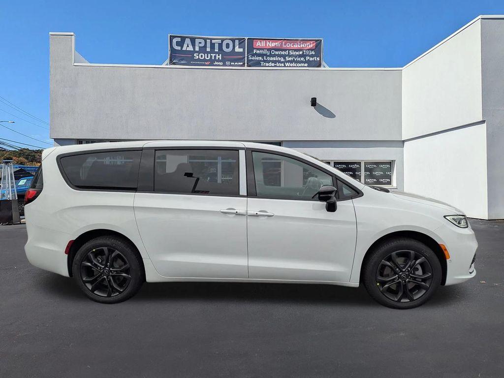 new 2026 Chrysler Pacifica car, priced at $47,293