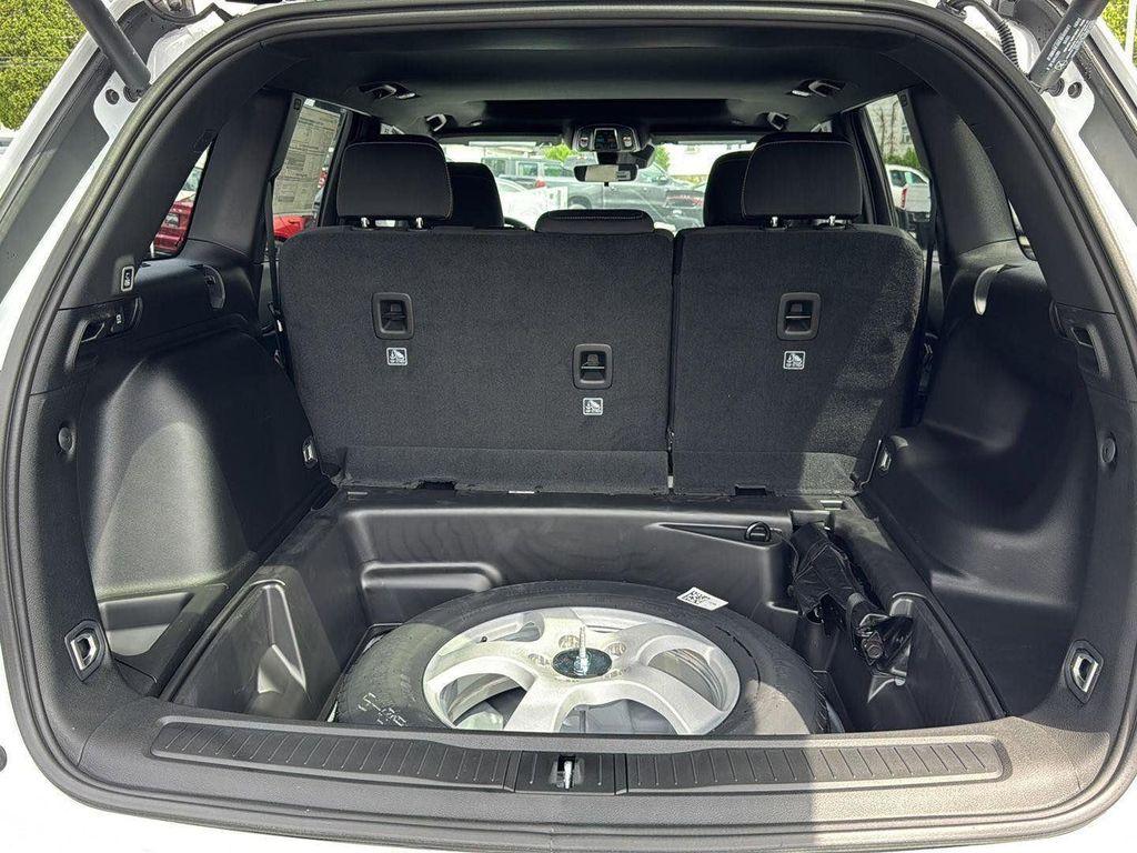 new 2025 Jeep Grand Cherokee car, priced at $37,825