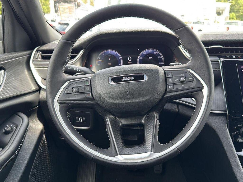 new 2025 Jeep Grand Cherokee car, priced at $37,825