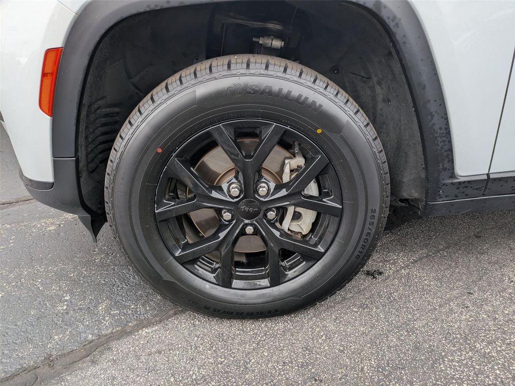 used 2024 Jeep Grand Cherokee L car, priced at $30,500