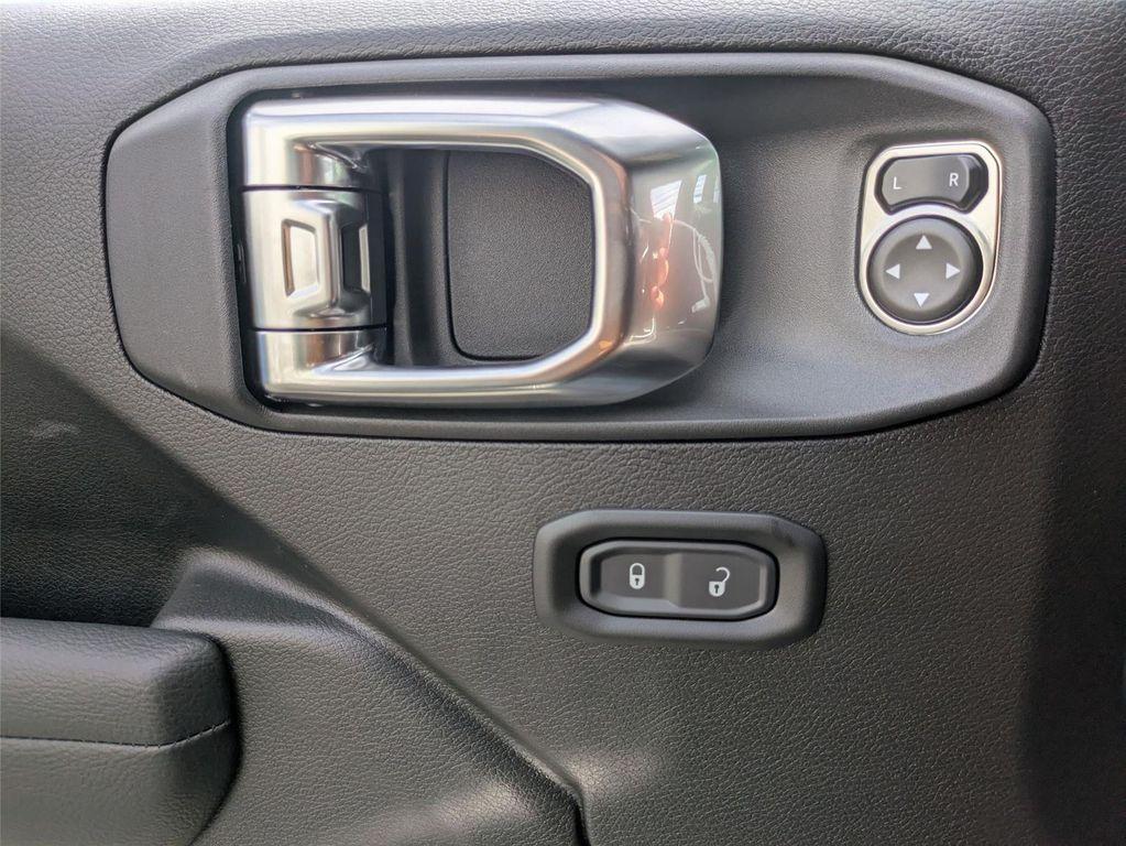 new 2025 Jeep Wrangler car, priced at $47,530