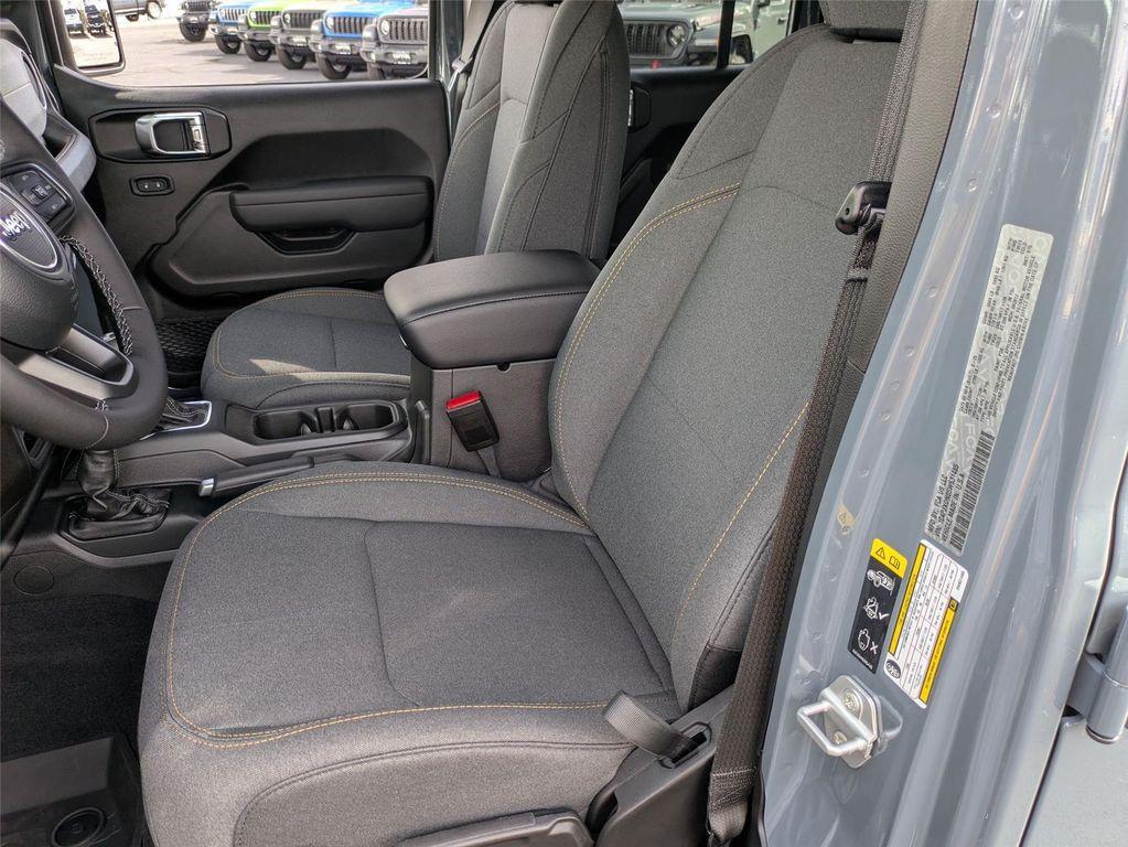 new 2025 Jeep Wrangler car, priced at $47,530