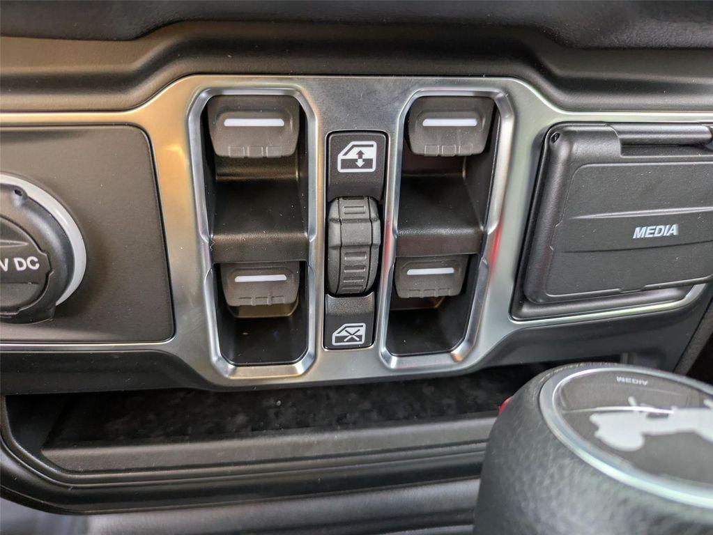 new 2025 Jeep Wrangler car, priced at $47,530