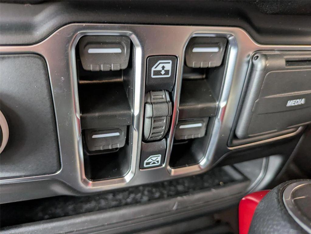 new 2025 Jeep Wrangler car, priced at $46,687