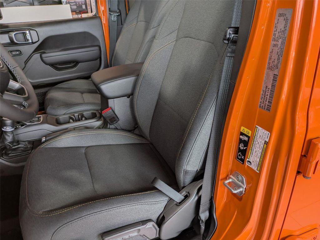 new 2025 Jeep Wrangler car, priced at $46,687