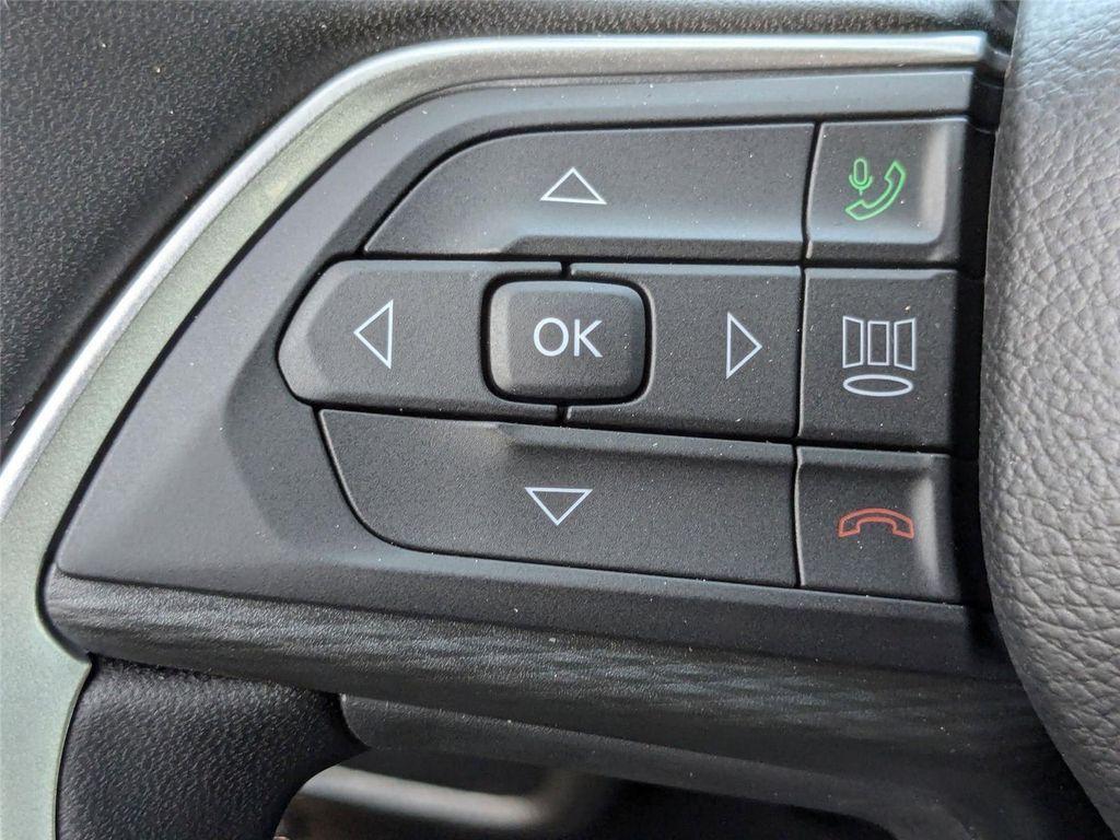 new 2024 Jeep Grand Cherokee car, priced at $35,000