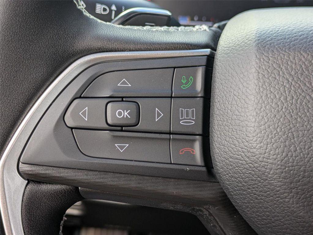 new 2025 Jeep Grand Cherokee car, priced at $39,325