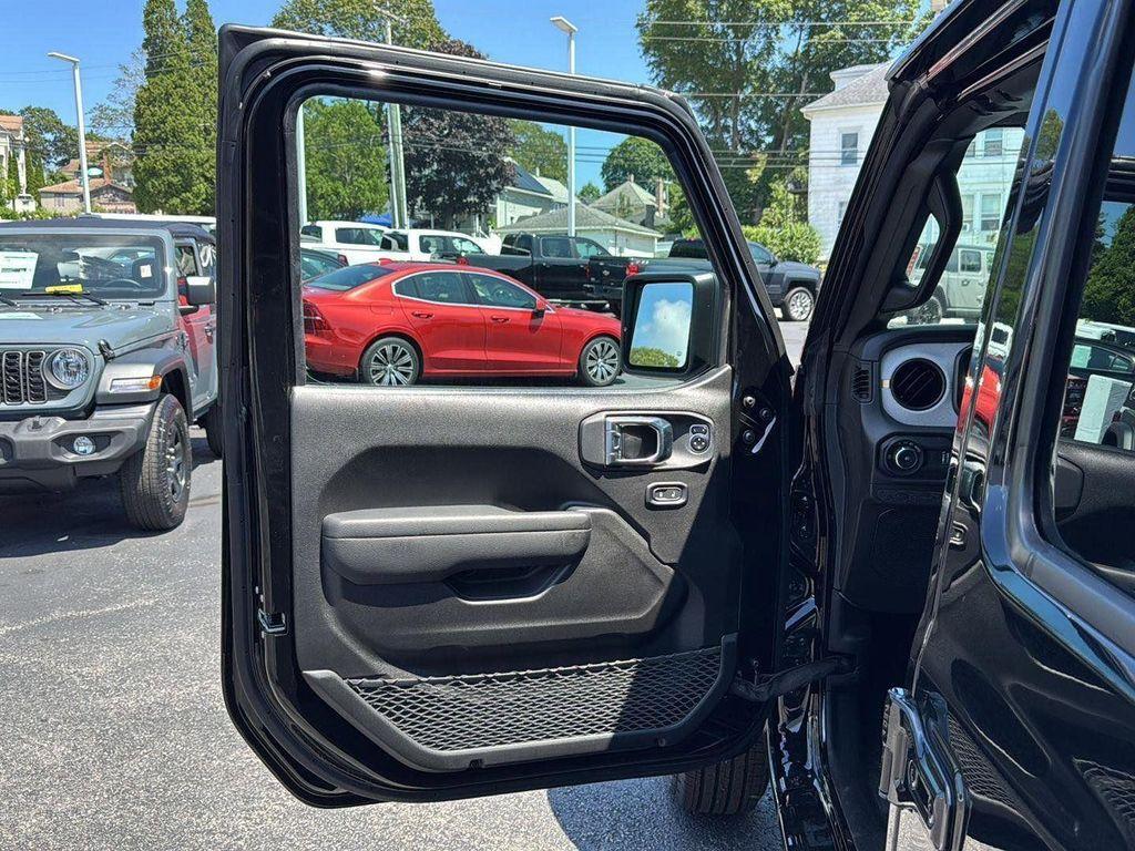 new 2025 Jeep Wrangler car, priced at $45,045