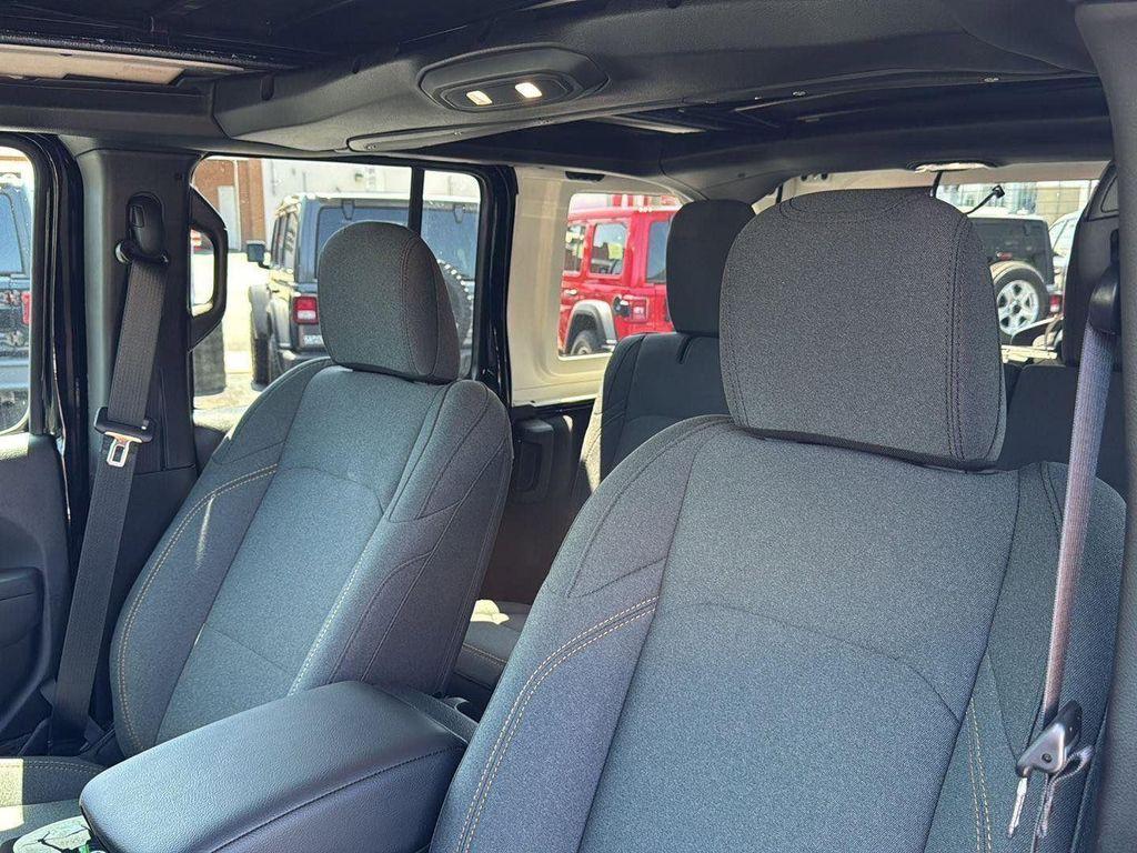 new 2025 Jeep Wrangler car, priced at $45,045