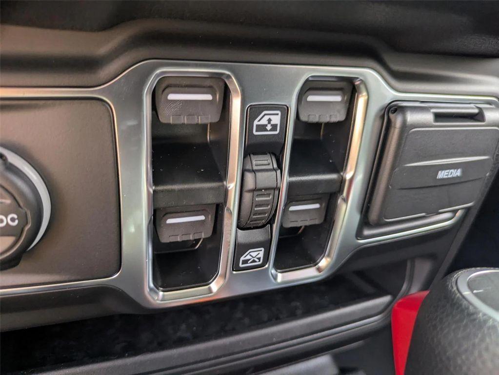 new 2025 Jeep Wrangler car, priced at $45,413