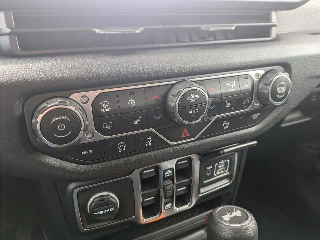 new 2025 Jeep Wrangler car, priced at $46,463